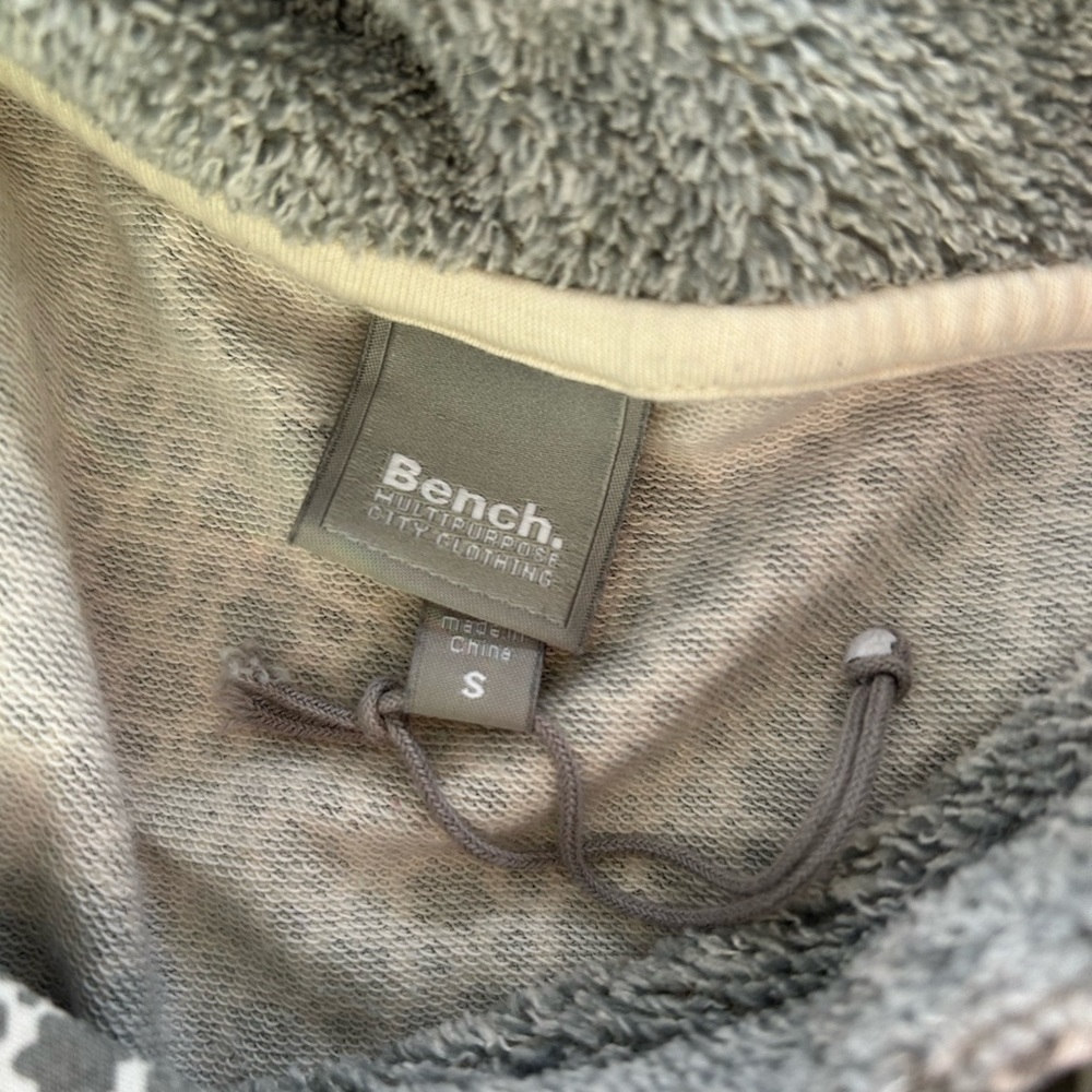 Bench patterned hoodie - Picture 4 of 4